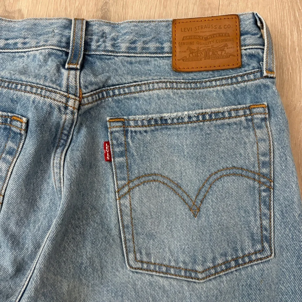 Levi’s Wedgie size 26 EUC - Picture 4 of 7